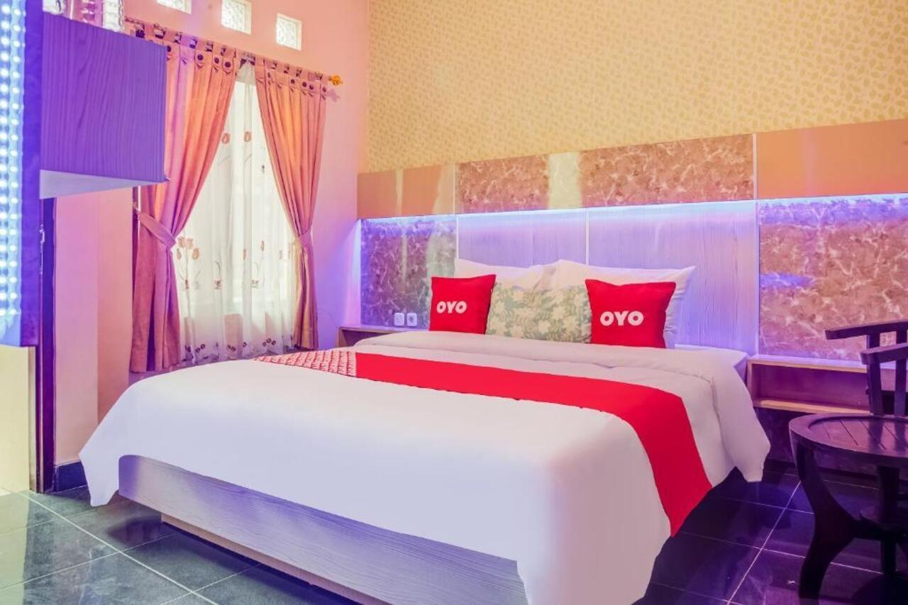Oyo 3831 Pelangi Residence Syariah Surakarta  Exterior photo